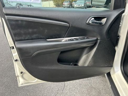 Used 2017 Dodge Journey Crossroad w/ Popular Equipment Group image 13