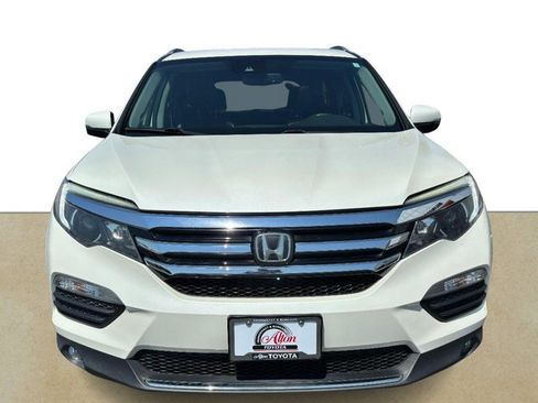 Used 2017 Honda Pilot Touring image 9
