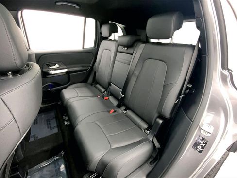 Used 2025 Mercedes-Benz GLB 250 image 17