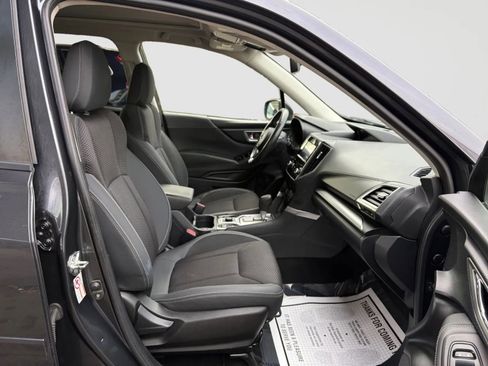 Used 2019 Subaru Forester Premium w/ All-Weather Package image 12