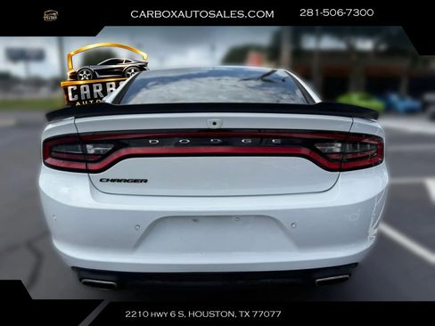 Used 2023 Dodge Charger SXT w/ Blacktop Package RWD image 4