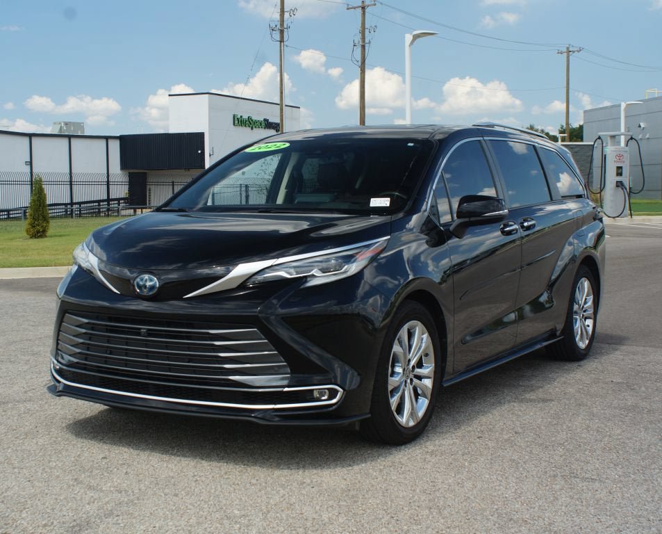 Used 2022 Toyota Sienna Platinum FWD image 26