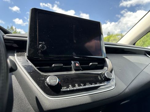 Used 2024 Toyota Corolla LE image 10