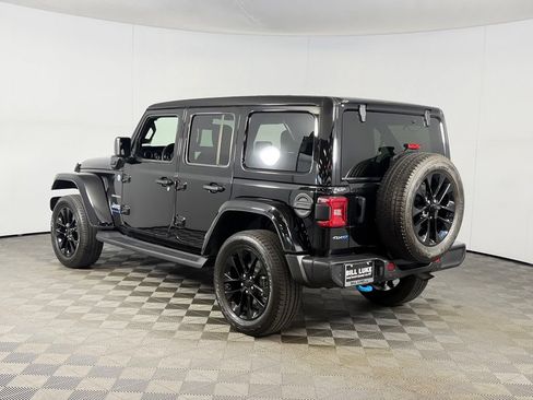 Used 2023 Jeep Wrangler Unlimited Sahara w/ Safety Group AWD/4WD image 16