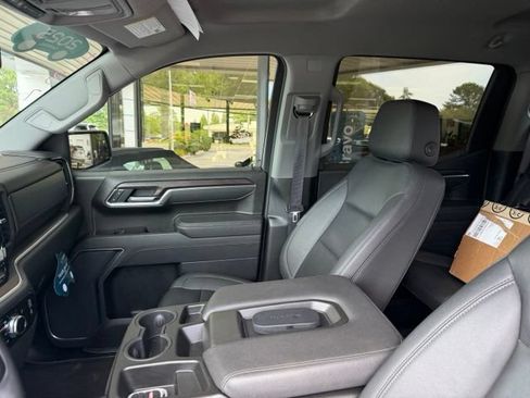 Certified 2025 GMC Sierra 1500 SLT AWD/4WD image 12