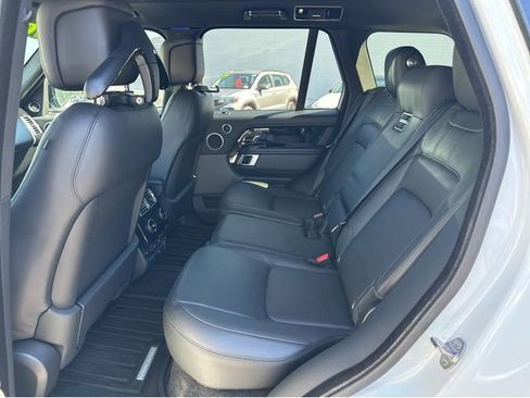 Used 2018 Land Rover Range Rover HSE image 14