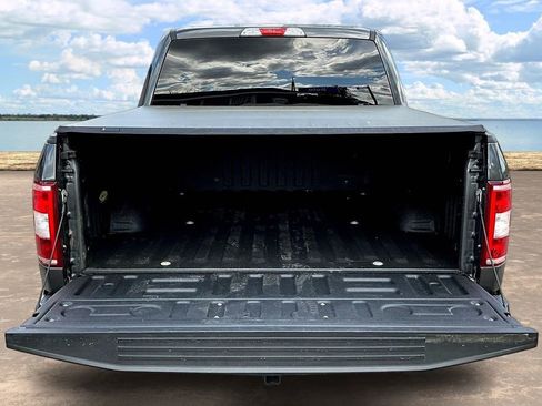 Used 2019 Ford F150 XLT image 9