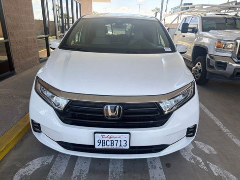Used 2022 Honda Odyssey Elite image 2