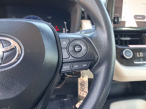 Used 2026 Toyota Corolla LE FWD image 17
