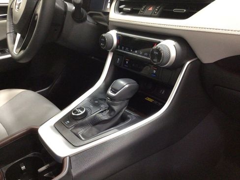 Used 2024 Toyota RAV4 Limited image 30