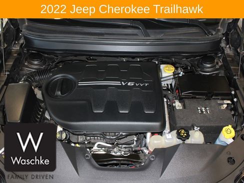 Used 2022 Jeep Cherokee Trailhawk w/ Premium Leather Package image 10