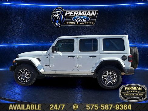 Used 2025 Jeep Wrangler Unlimited Sahara AWD/4WD image 2