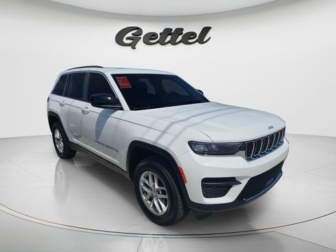 Used 2025 Jeep Grand Cherokee Laredo X AWD/4WD image 2