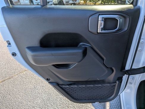 Used 2023 Jeep Gladiator Sport image 27