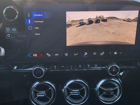 Used 2024 Chevrolet Blazer EV LT image 19