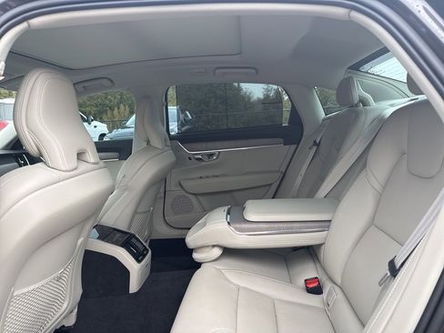 Used 2023 Volvo S90 B6 Ultimate image 17
