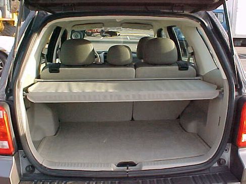 Used 2011 Ford Escape XLS w/ 102A Rapid Spec Order Code image 21