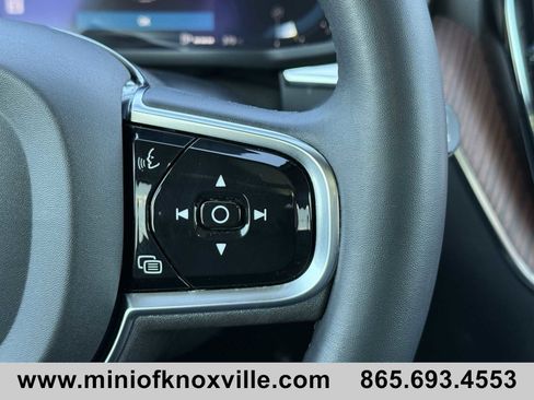 Used 2024 Volvo XC60 B5 Plus image 17