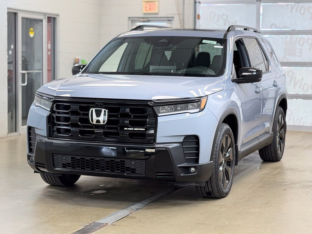 New 2026 Honda Pilot Black Edition image 3
