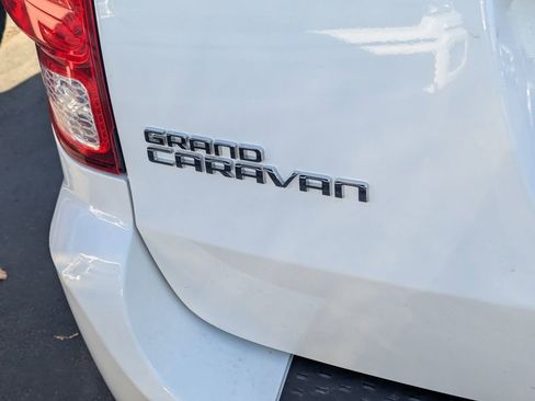 Used 2019 Dodge Grand Caravan SE image 5