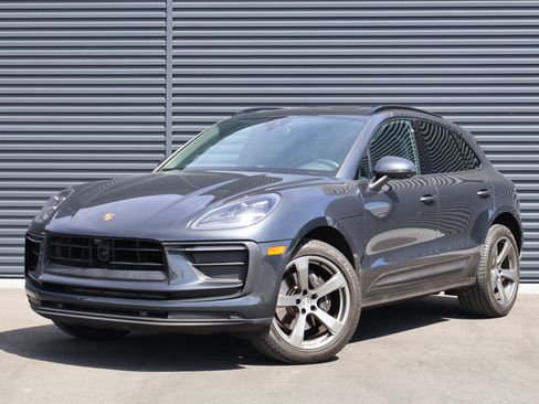 Certified 2023 Porsche Macan AWD/4WD image 1