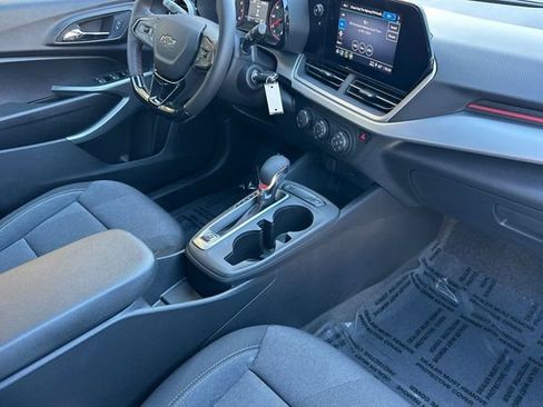 New 2026 Chevrolet Trax RS w/ Sunroof Package image 21