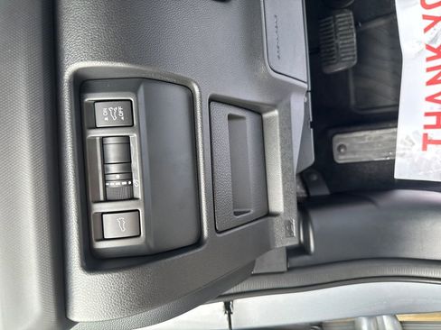Used 2025 Subaru Forester Limited image 10