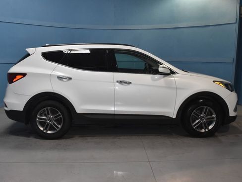 Used 2018 Hyundai Santa Fe Sport image 18