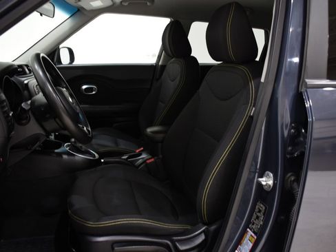 Used 2016 Kia Soul + image 21