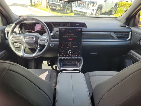 Used 2025 GMC Terrain Elevation AWD/4WD image 17