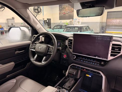 Used 2023 Toyota Tundra Limited image 30