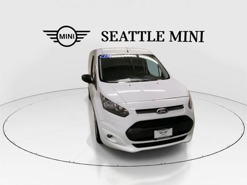 Used 2015 Ford Transit Connect XLT image 3