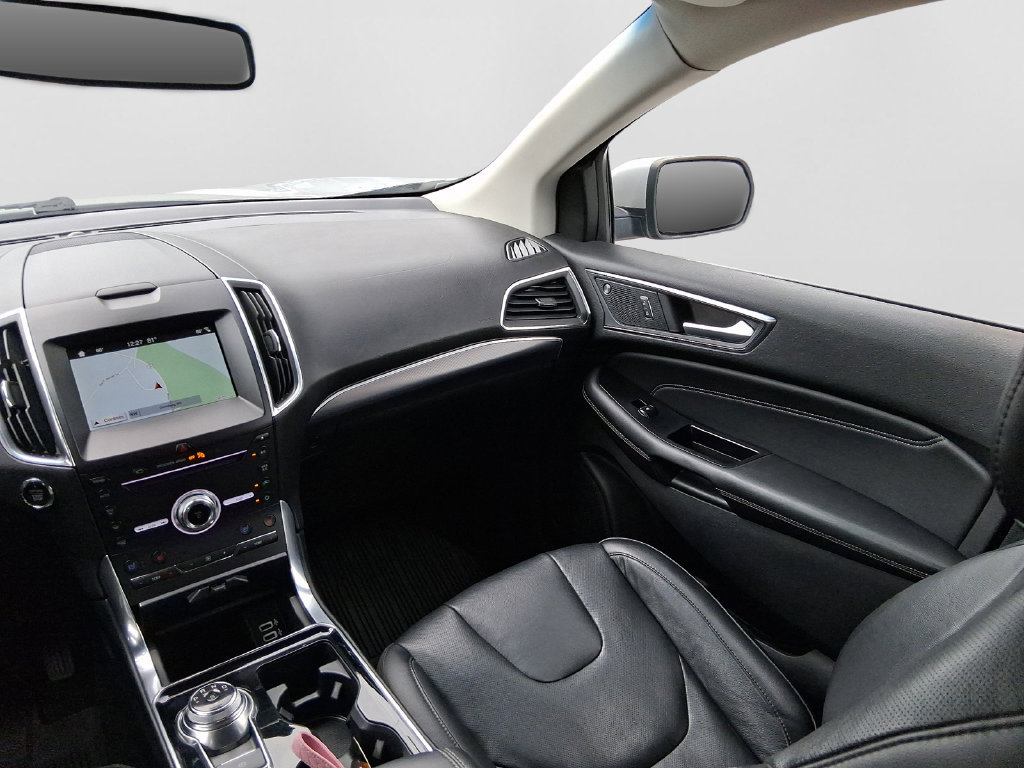 Used 2019 Ford Edge Titanium w/ Equipment Group 301A AWD/4WD image 26