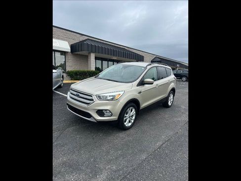 Used 2018 Ford Escape SE w/ Ford Safe & Smart Package AWD/4WD image 1