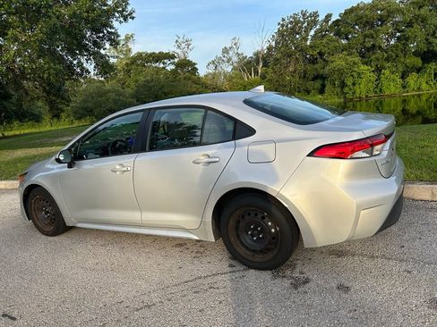 Used 2024 Toyota Corolla LE FWD image 4
