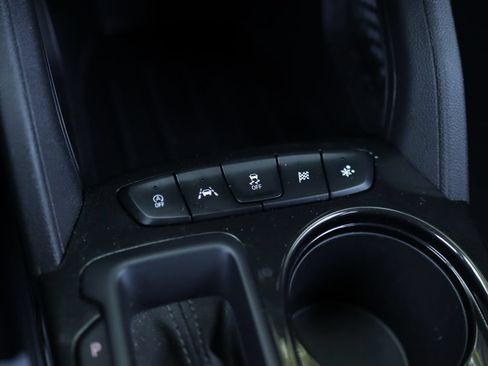 Used 2025 Chevrolet TrailBlazer LT FWD image 16