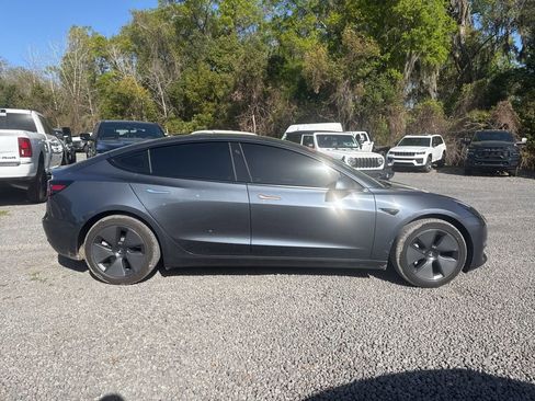 Used 2023 Tesla Model 3 Standard Range image 6