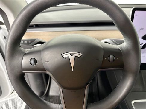 Used 2023 Tesla Model Y Long Range image 19