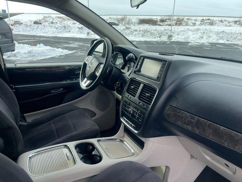 Used 2011 Dodge Grand Caravan Crew image 5