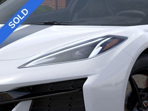 New 2026 Chevrolet Corvette E-Ray image 10