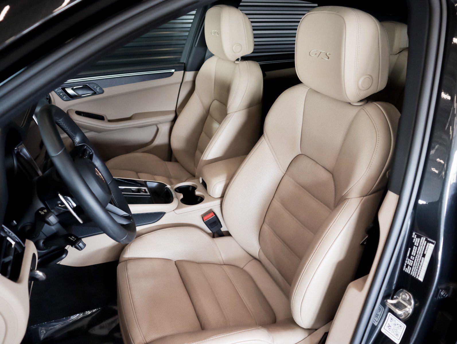 Certified 2023 Porsche Macan GTS AWD/4WD image 5