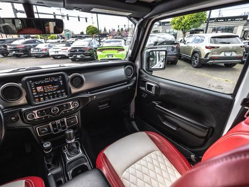 Used 2021 Jeep Gladiator Willys image 24