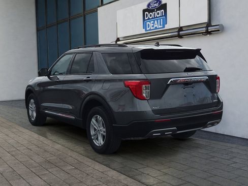 Used 2023 Ford Explorer XLT w/ Equipment Group 202A image 5