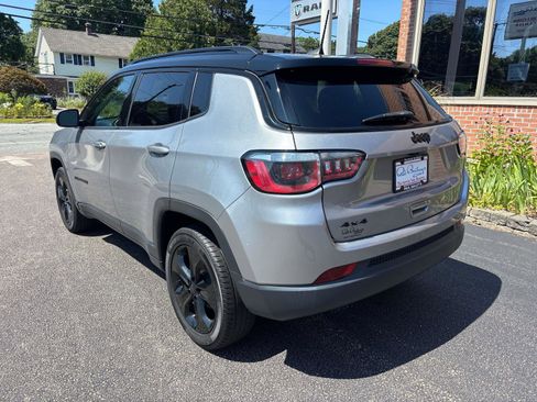 Used 2020 Jeep Compass Latitude image 4