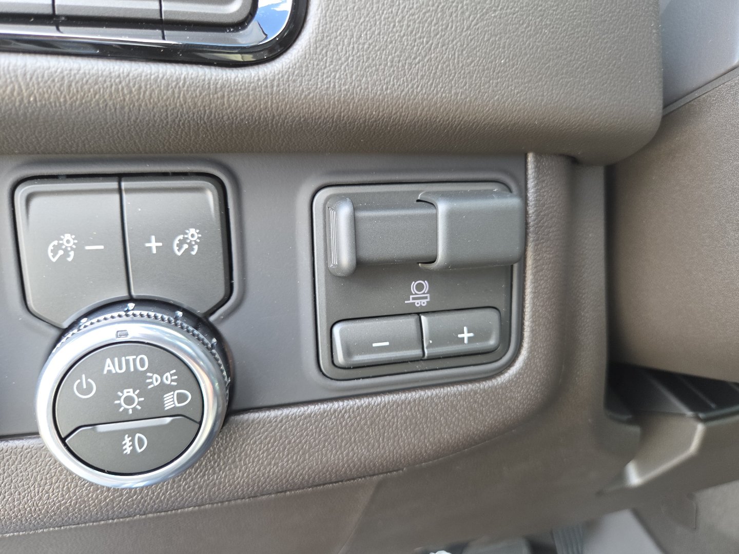 New 2026 GMC Yukon XL Elevation w/ Elevation Premium Package AWD/4WD image 11