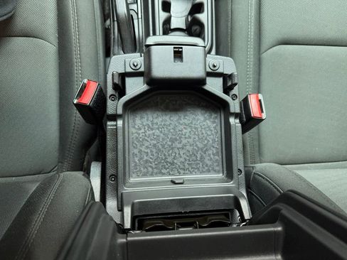 Used 2023 Jeep Wrangler Sport S image 28