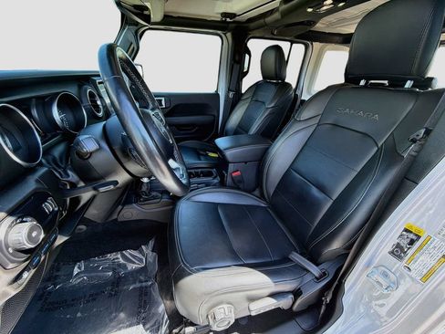 Used 2023 Jeep Wrangler Unlimited Sahara w/ Cold Weather Group AWD/4WD image 24