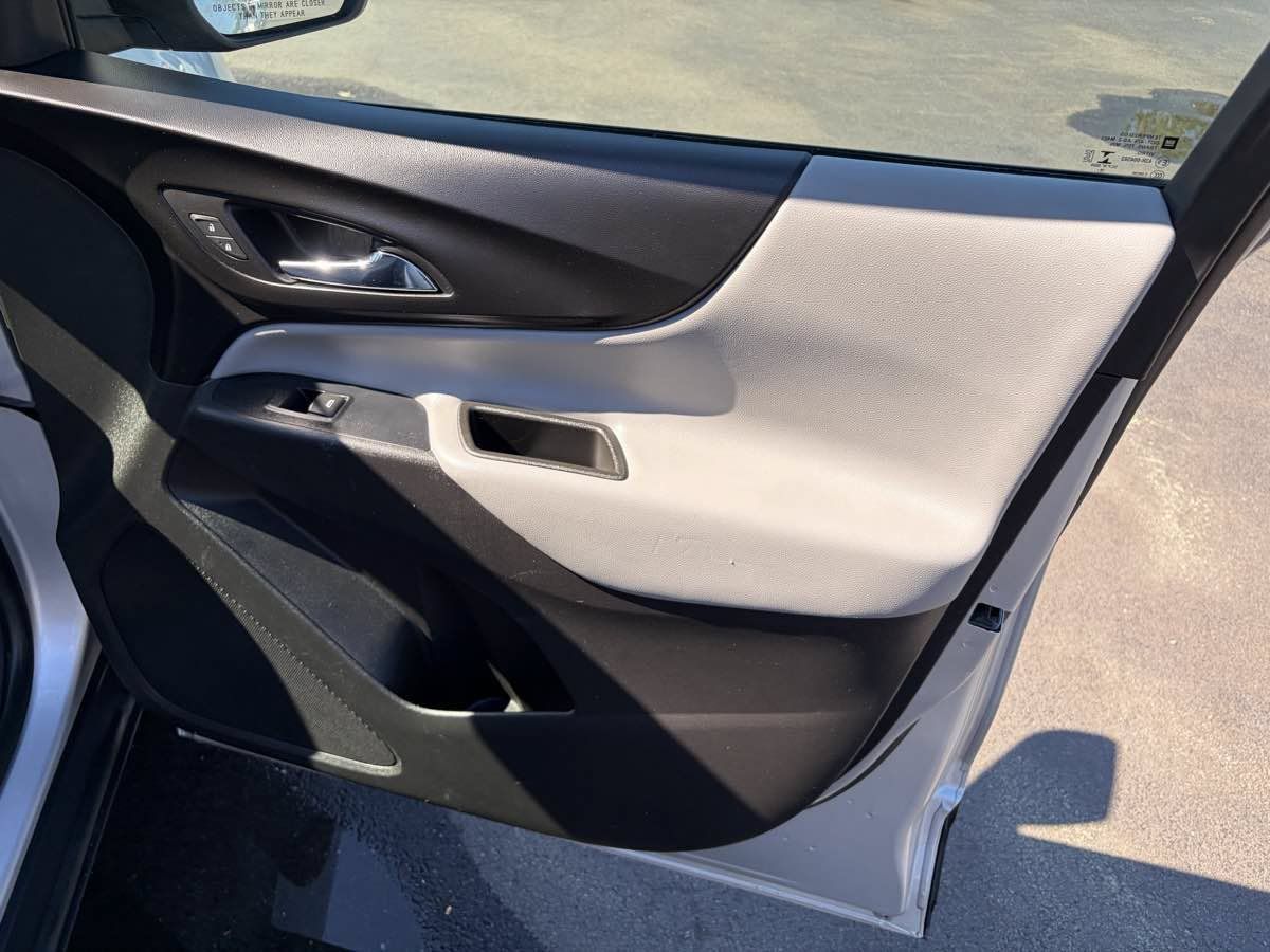 Used 2019 Chevrolet Equinox LS w/ LS Convenience Package AWD/4WD image 30