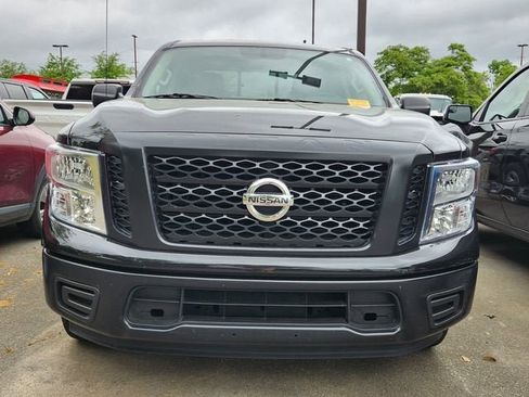 Used 2017 Nissan Titan S image 2