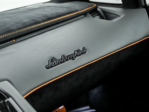 Used 2019 Lamborghini Aventador SVJ AWD/4WD image 30